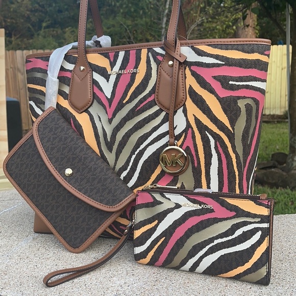 Michael kors purse & wallet set - Picture 4 of 14